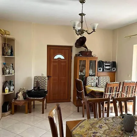 Villa Beautiful & Cosy 5-bedroom - Peloponnese Pídhima