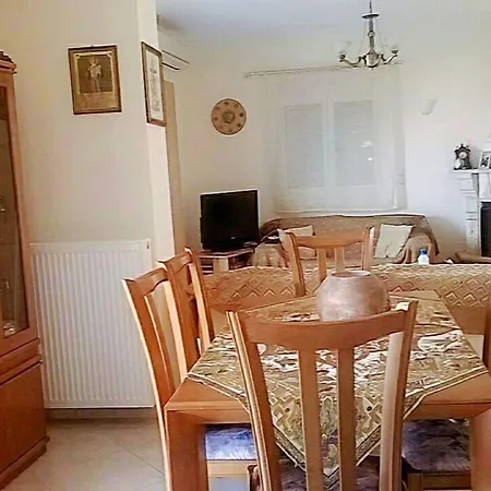 Beautiful & Cosy 5-bedroom - Peloponnese