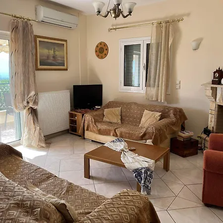 Beautiful & Cosy 5-bedroom - Peloponnese Villa *