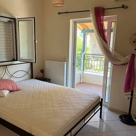 Beautiful & Cosy 5-bedroom - Peloponnese Pídhima